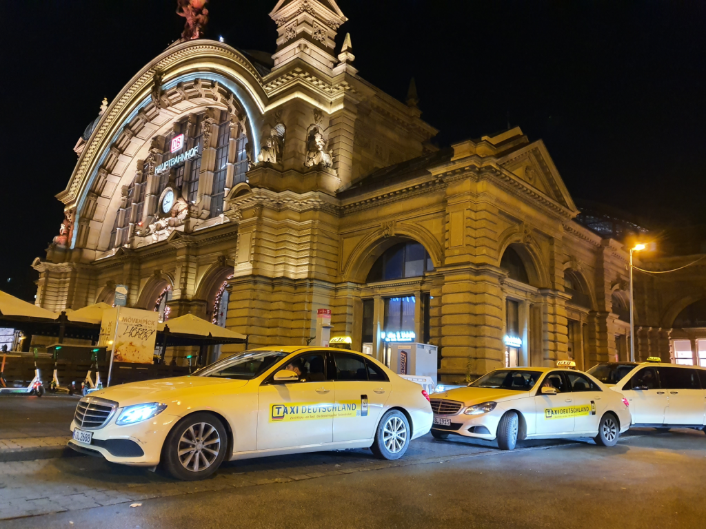 Wir wünschen allen Taxifahrern und fahrerinnen an Weihnachten und